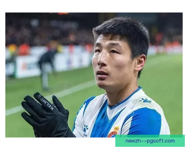 上海海港蝉联中超联赛冠军 武磊荣膺2025赛季金靴奖